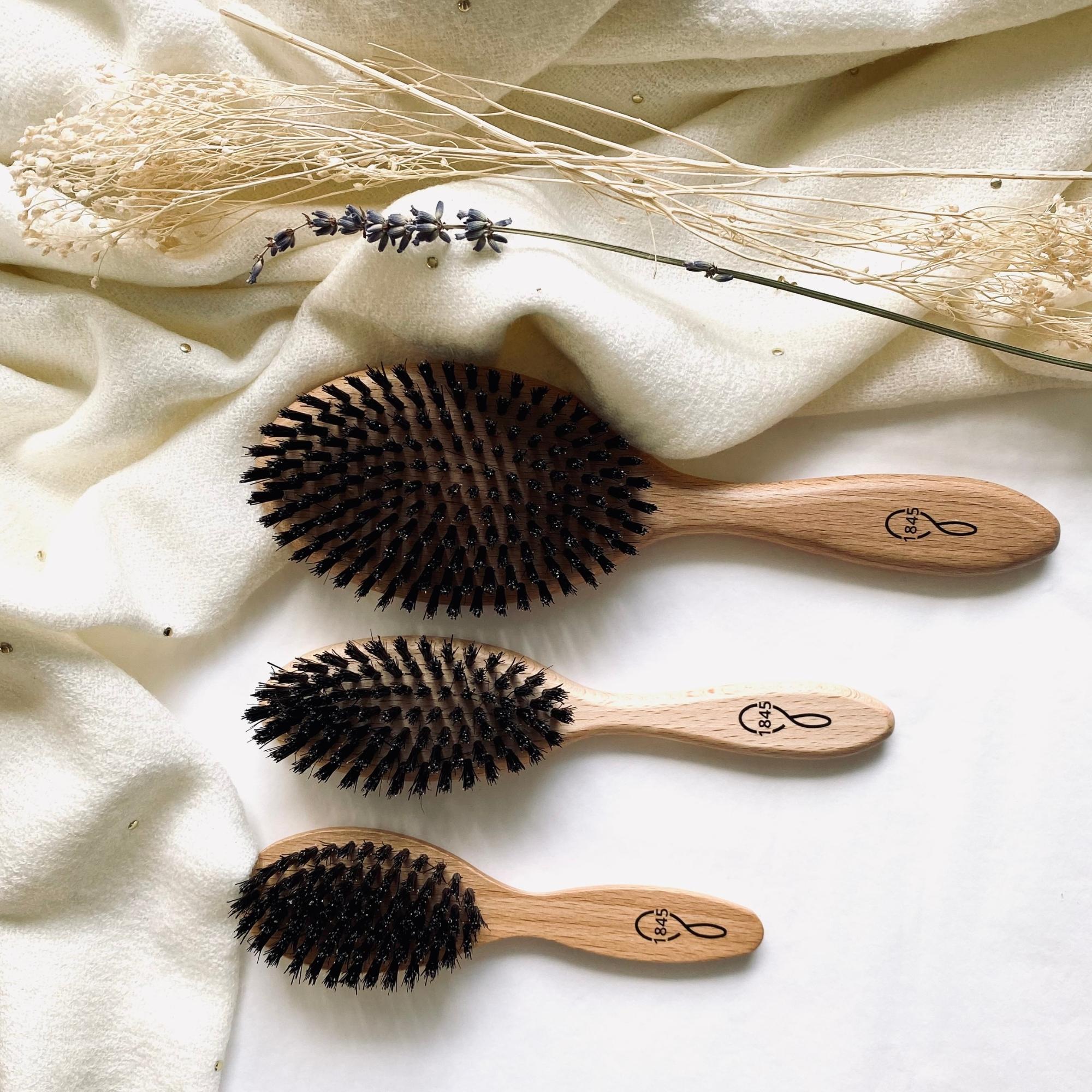 Brosses à cheveux en bois et poils de sanglier fabrication française plusieurs tailles
