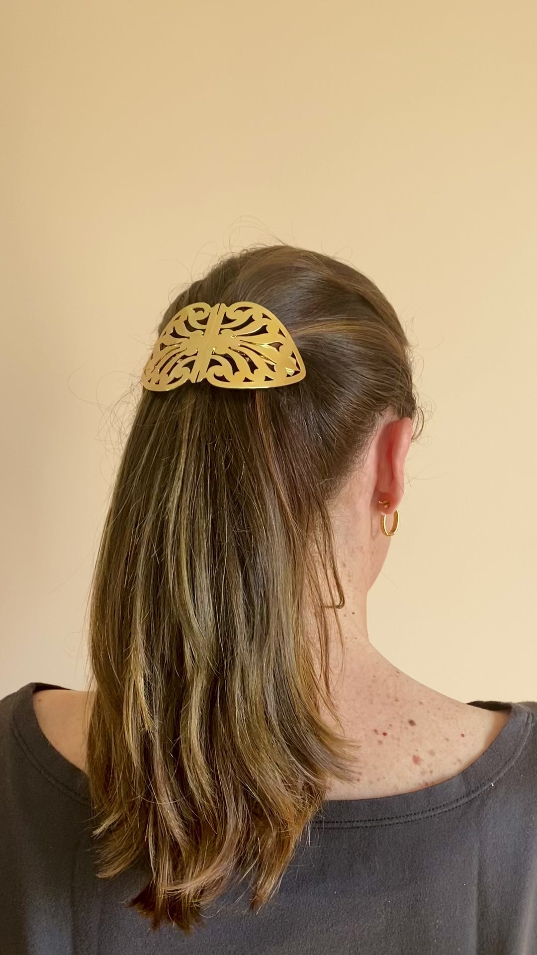 Grande barrette bijou large décor arabesques cadeau femme