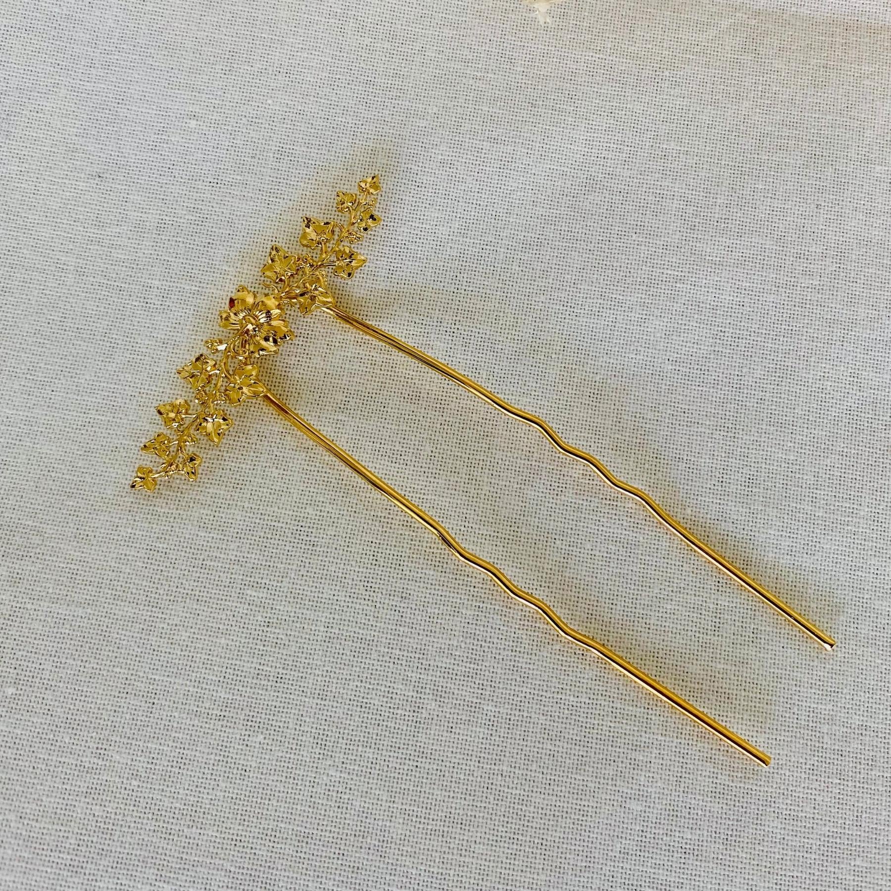 Grand double pic doré fleurs artisanal pour coiffure chignon mariage 